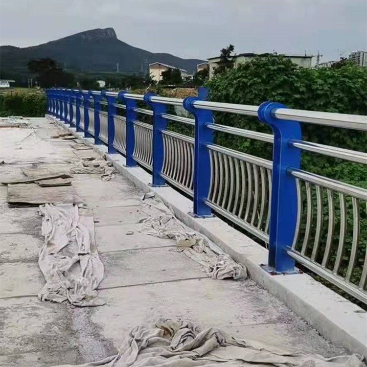 人行道護(hù)欄